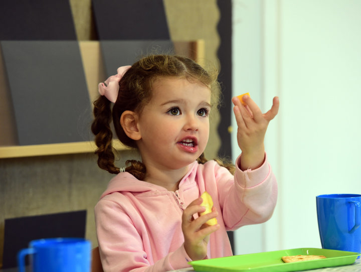 Image of children eating nursery snacks